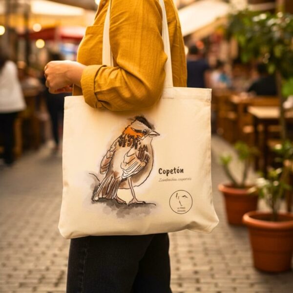 Tote bag ilustrada Copetón | Arte bogotano en algodón 100%