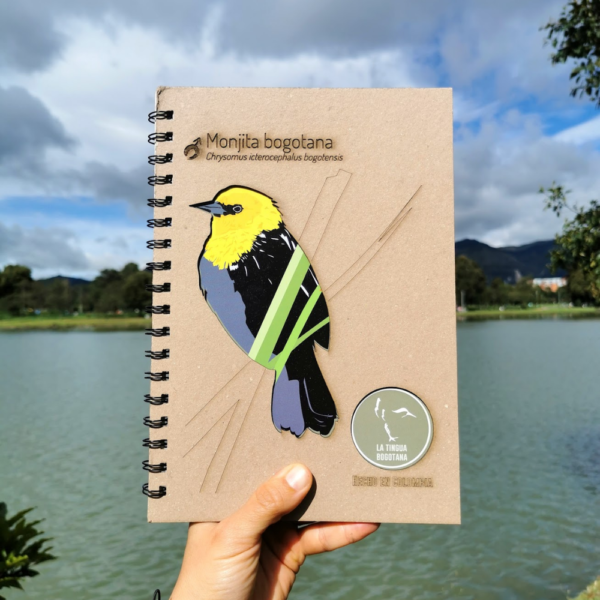 Libreta ilustrada grande Monjita bogotana - Arte bogotano en papel reciclado